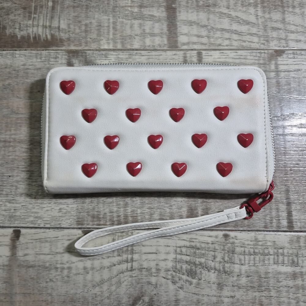 Betsey Johnson White Heart Studded Zip Around Wristlet Wallet Clutch Red Hearts